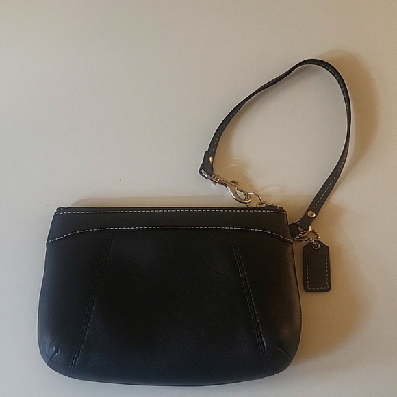 COACH WRISTLET Smooth Leather in Black - Picture 2 of 8